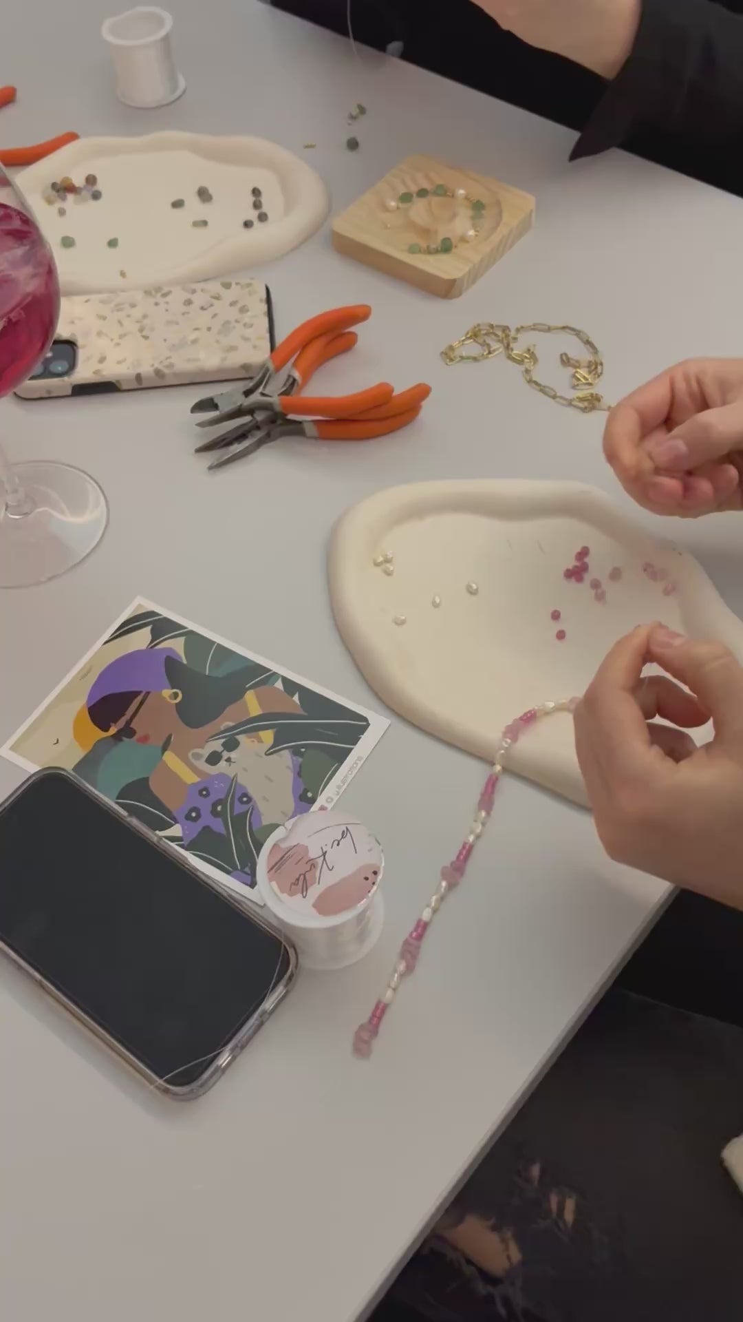 Schmuck Workshop im SHADES Café Bar Atelier Dortmund am 14.03.2026